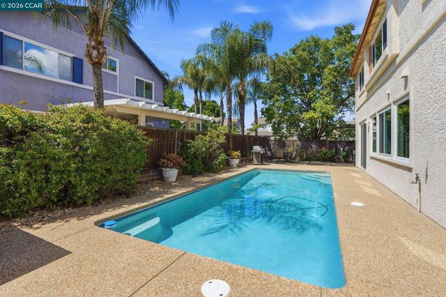 823 Springhaven Rd, Brentwood, CA 94513