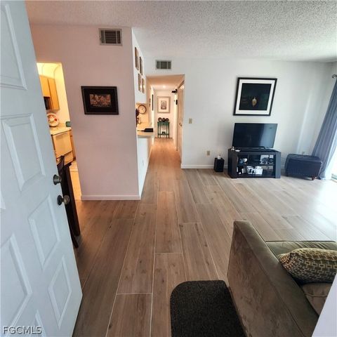 9570 Green Cypress LN 15-G2, Fort Myers, FL 33905