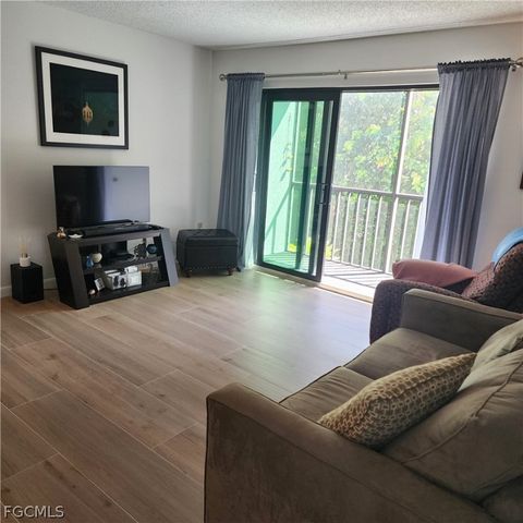 9570 Green Cypress LN 15-G2, Fort Myers, FL 33905