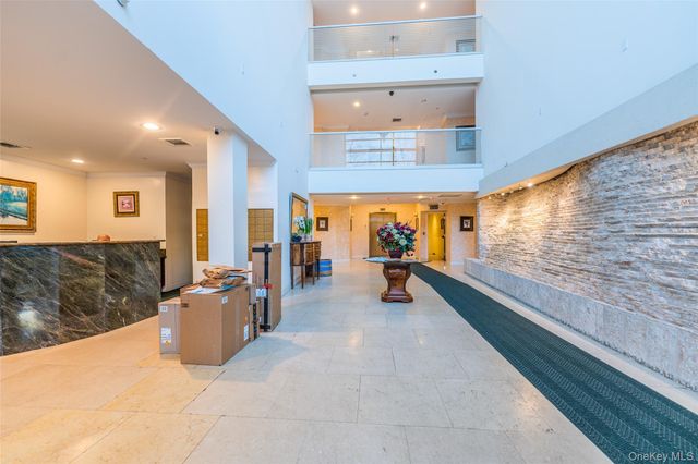 171 Great Neck Road 1F, Great Neck, NY 11021