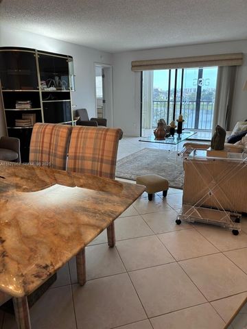7310 Ashford Place 304, Delray Beach, FL 33446