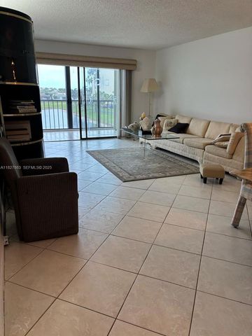 7310 Ashford Place 304, Delray Beach, FL 33446
