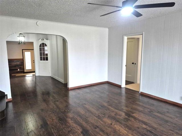 1045 S Reno Avenue, El Reno, OK 73036