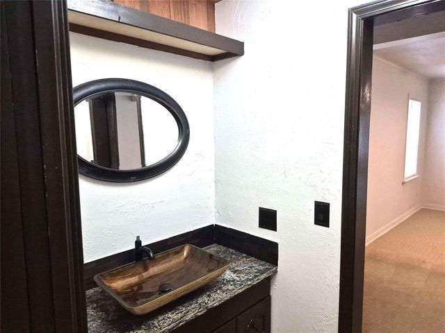 1045 S Reno Avenue, El Reno, OK 73036