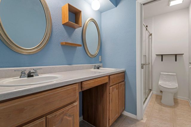 2100 Tanglewilde Street 321, Houston, TX 77063