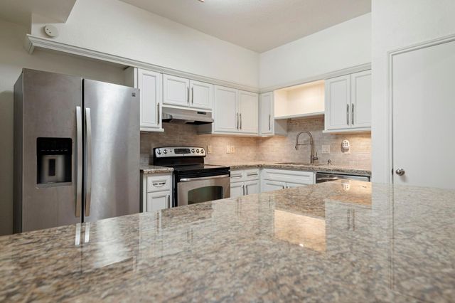 2100 Tanglewilde Street 321, Houston, TX 77063
