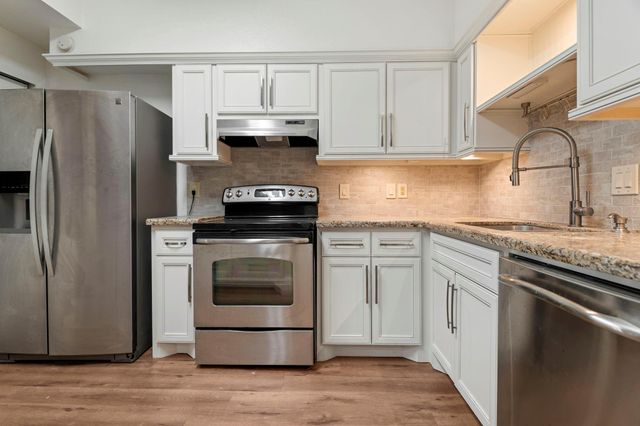 2100 Tanglewilde Street 321, Houston, TX 77063