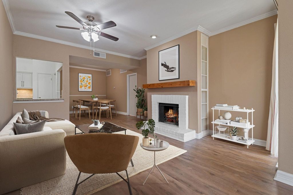 2100 Tanglewilde Street 321, Houston, TX 77063