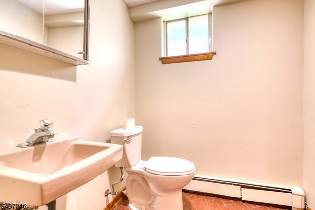 419 Knowlton St, Belvidere Twp., NJ 07823