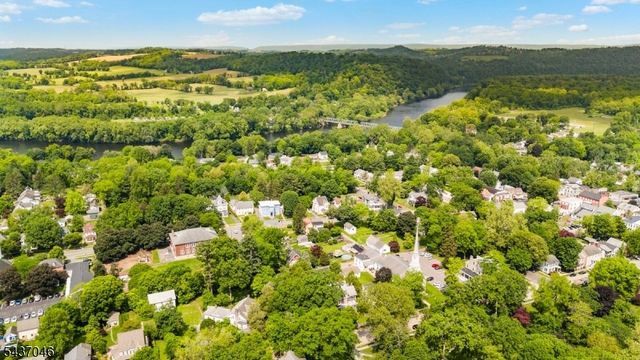 419 Knowlton St, Belvidere Twp., NJ 07823