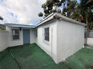 2420 NW 31st St 3, Miami, FL 33142