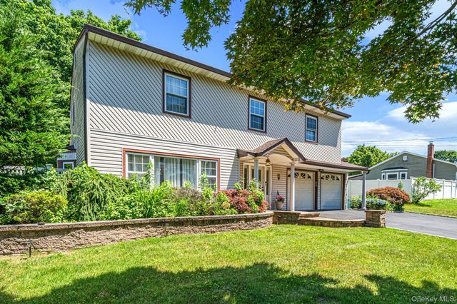 95 Walnut Street, Lake Grove, NY 11755