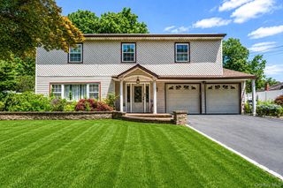 95 Walnut Street, Lake Grove, NY 11755