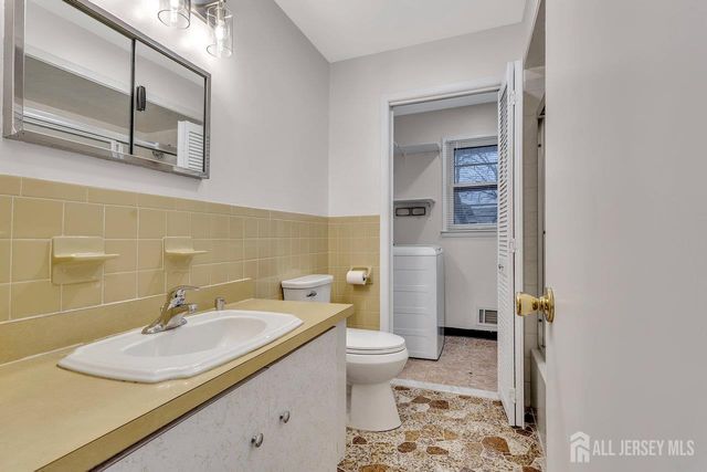 118 Arlington Avenue, South Plainfield, NJ 07080