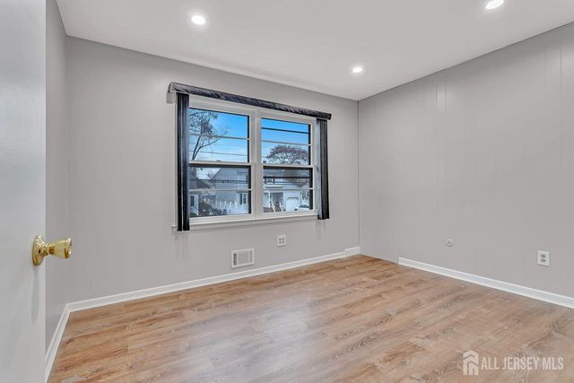 118 Arlington Avenue, South Plainfield, NJ 07080