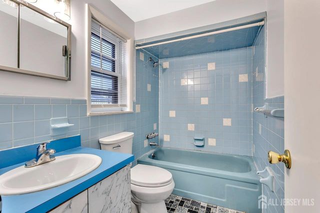 118 Arlington Avenue, South Plainfield, NJ 07080