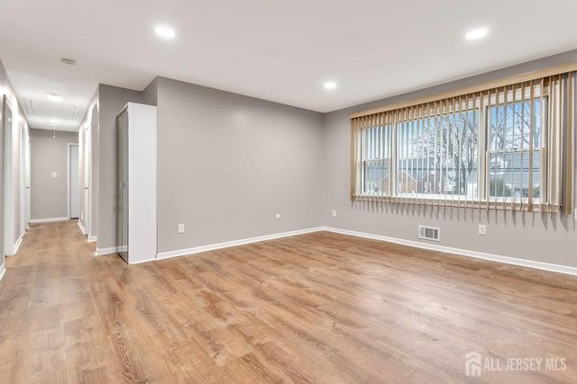 118 Arlington Avenue, South Plainfield, NJ 07080