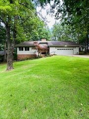 2706 Rankin Drive, Jonesboro, AR 72404