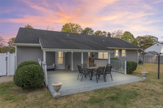 31 Franklin Avenue, Brentwood, NY 11717