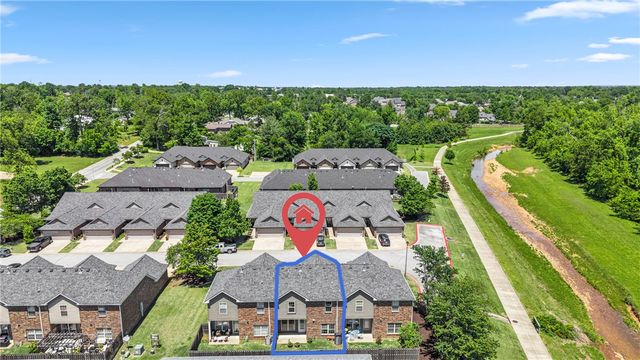 2804 W Valley West Court, Rogers, AR 72756