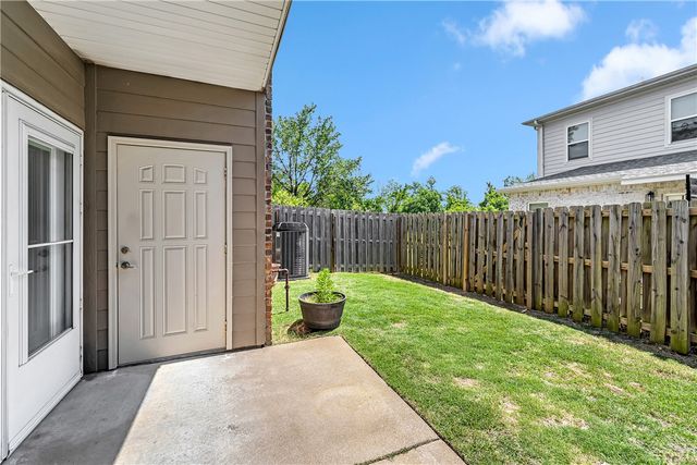 2804 W Valley West Court, Rogers, AR 72756