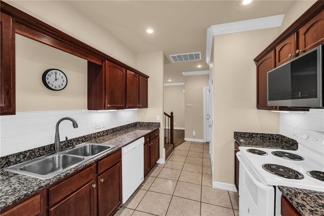 2804 W Valley West Court, Rogers, AR 72756