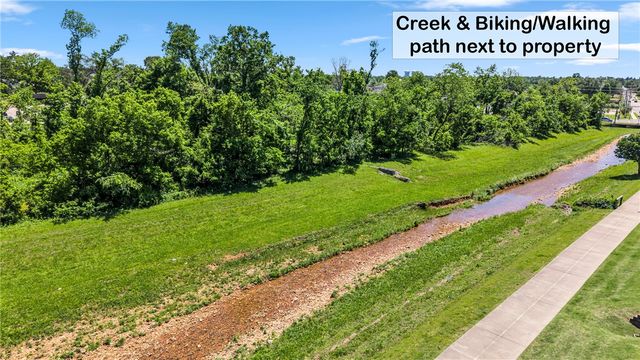 2804 W Valley West Court, Rogers, AR 72756