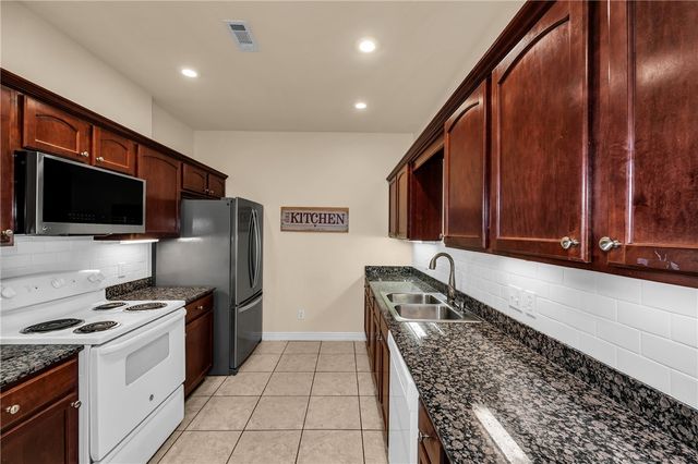 2804 W Valley West Court, Rogers, AR 72756