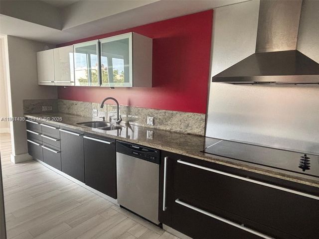 50 Ocean Lane Dr 404, Key Biscayne, FL 33149