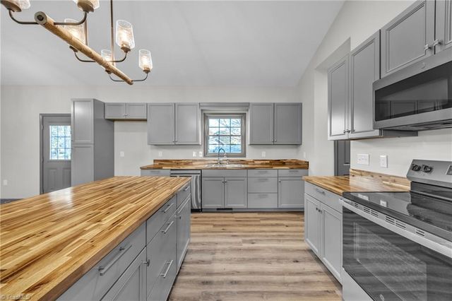 106 Blairfield Court, North Wilkesboro, NC 28659