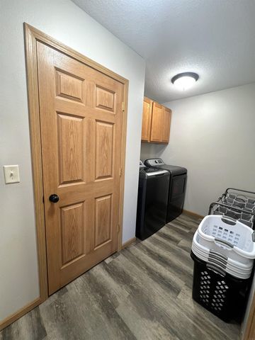 1214 Ash St, Osage, IA 50461