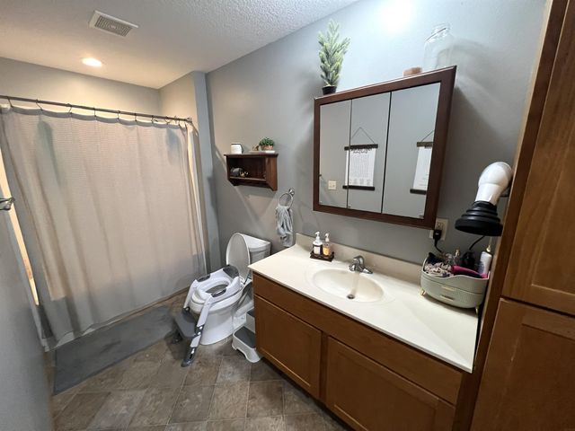 1214 Ash St, Osage, IA 50461