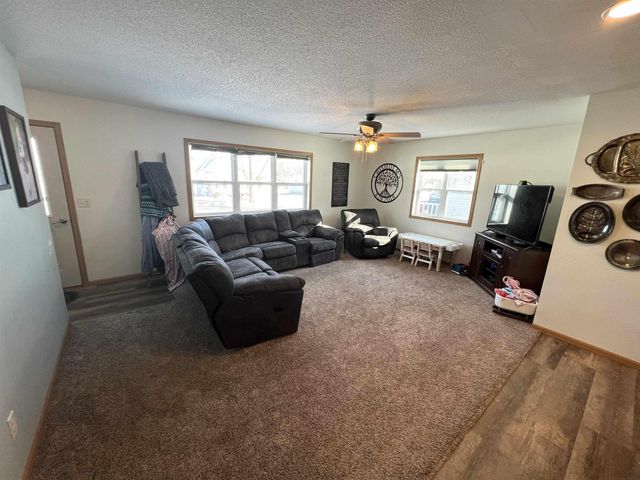 1214 Ash St, Osage, IA 50461