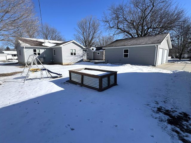 1214 Ash St, Osage, IA 50461