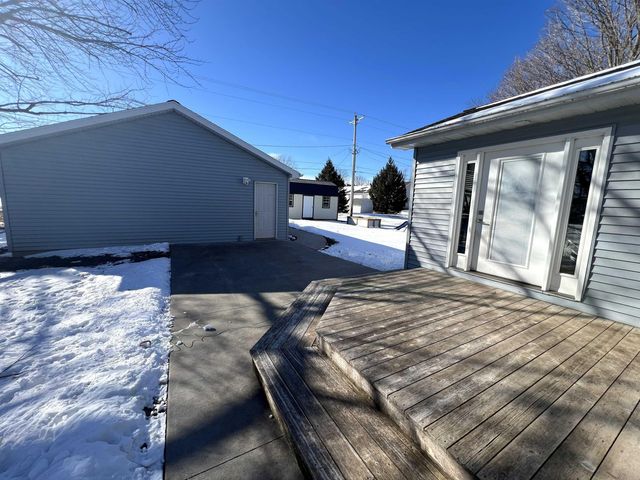 1214 Ash St, Osage, IA 50461