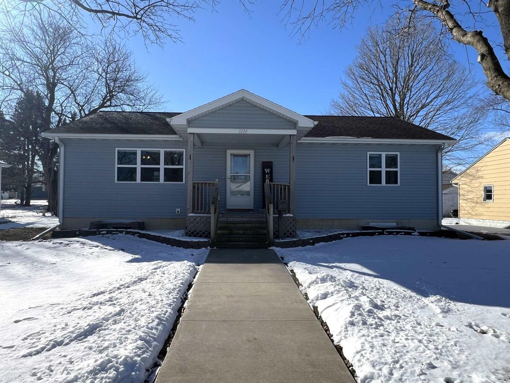 1214 Ash St, Osage, IA 50461