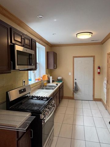 7644 S Cornell Avenue, Chicago, IL 60649