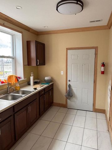 7644 S Cornell Avenue, Chicago, IL 60649