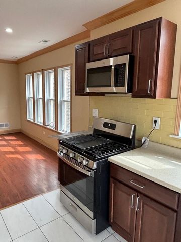 7644 S Cornell Avenue, Chicago, IL 60649