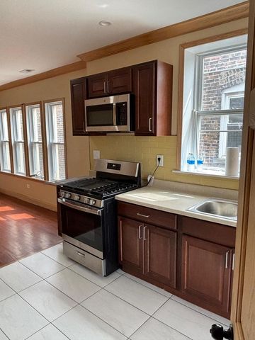 7644 S Cornell Avenue, Chicago, IL 60649