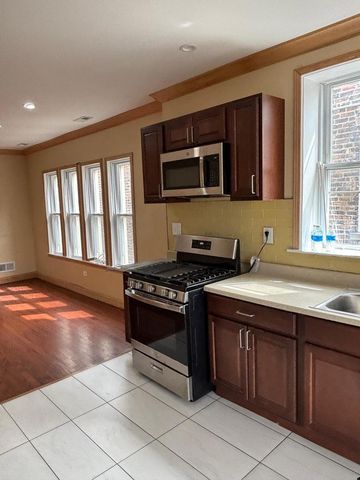 7644 S Cornell Avenue, Chicago, IL 60649