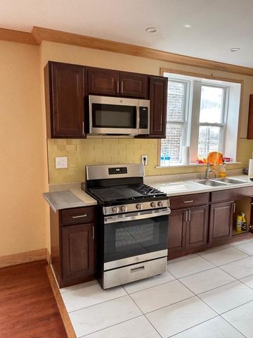 7644 S Cornell Avenue, Chicago, IL 60649