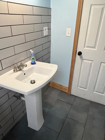 7644 S Cornell Avenue, Chicago, IL 60649