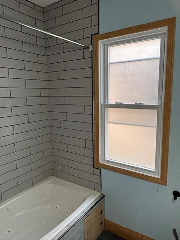 7644 S Cornell Avenue, Chicago, IL 60649