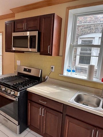 7644 S Cornell Avenue, Chicago, IL 60649