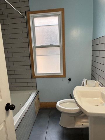 7644 S Cornell Avenue, Chicago, IL 60649