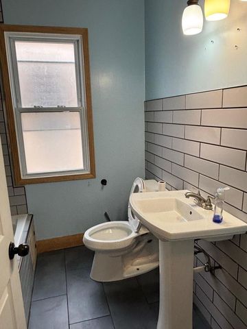 7644 S Cornell Avenue, Chicago, IL 60649