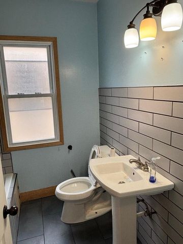 7644 S Cornell Avenue, Chicago, IL 60649