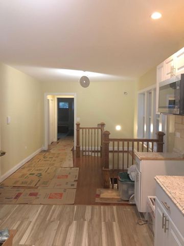 7644 S Cornell Avenue, Chicago, IL 60649