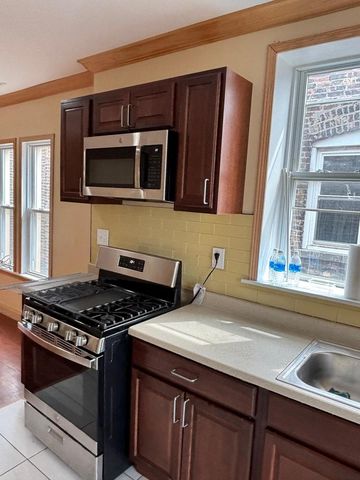 7644 S Cornell Avenue, Chicago, IL 60649